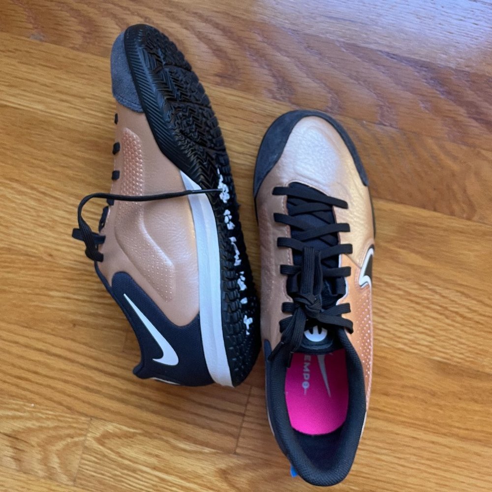 NWOT NIKE TIEMPO Legend 9 Academy Indoor Shoe in Copper/Black